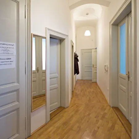 Riverbank-1 Appartement *