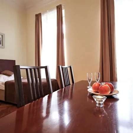 Riverbank-1 Appartement *