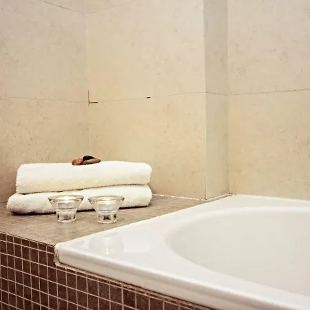 Riverbank-1 Appartement *